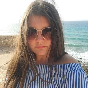 Meet your Posher, Angelika